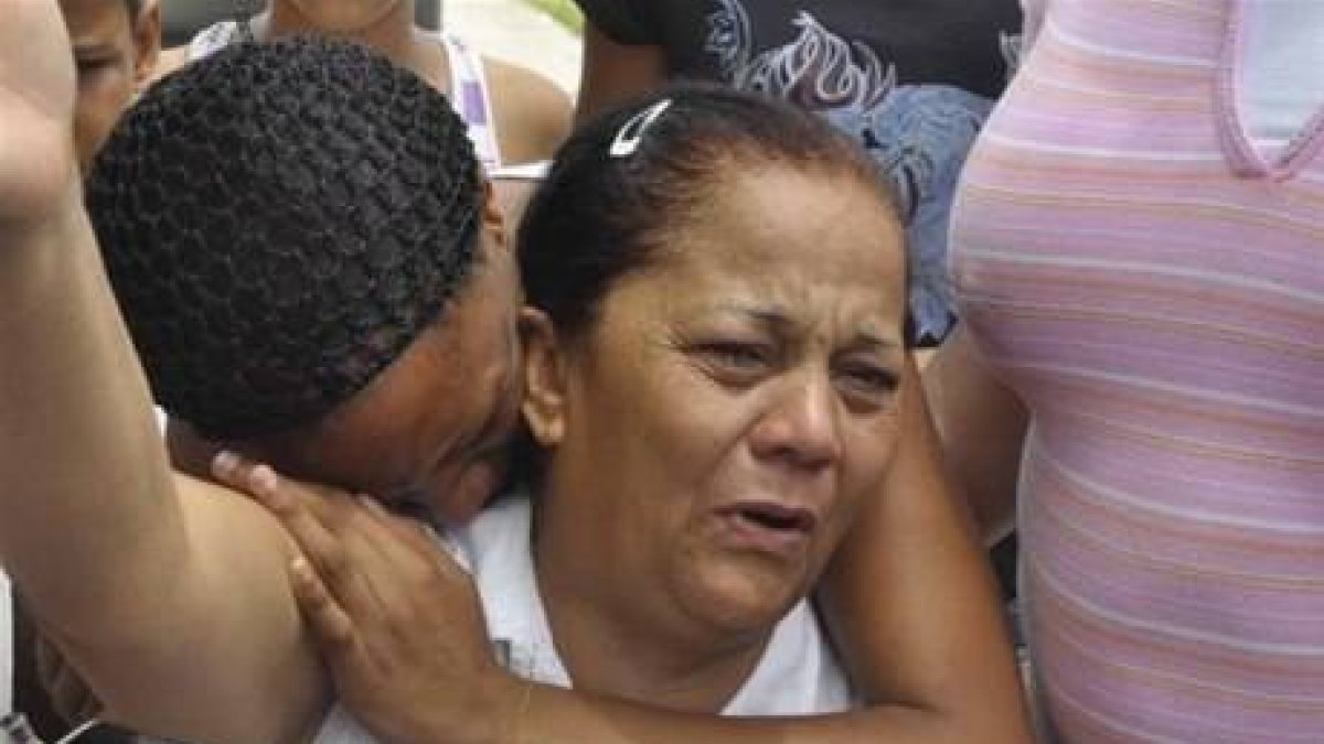 Fueron sepultados en fosa común y debajo de una mata de mango los tres niños que murieron dentro de un carro