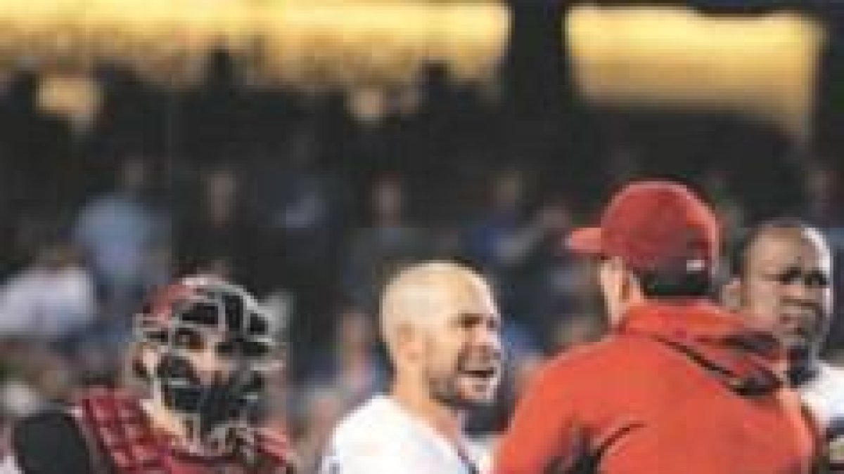 Sancionan ocho por pleito Dodgers-Dbacks