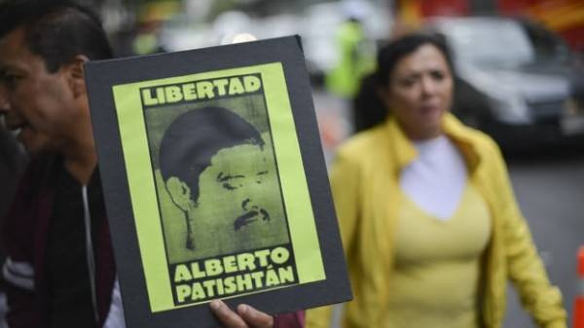 Presidente de México indultará a profesor indígena