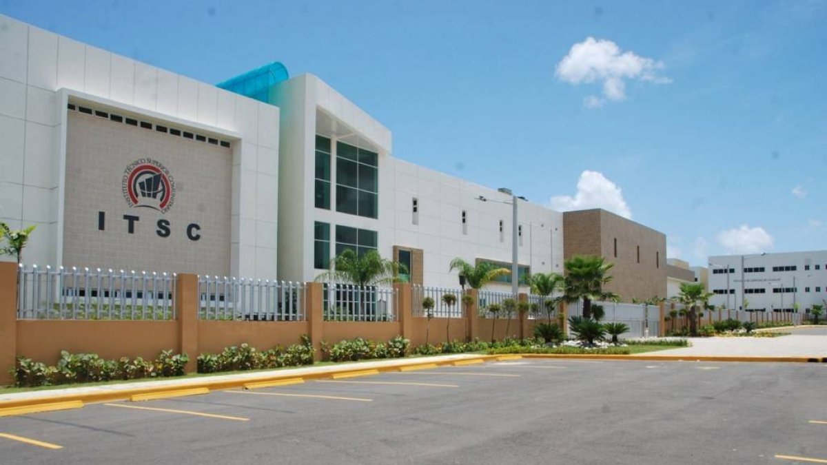Charlista da estrategias alumnos ITSC para ser emprendedores
