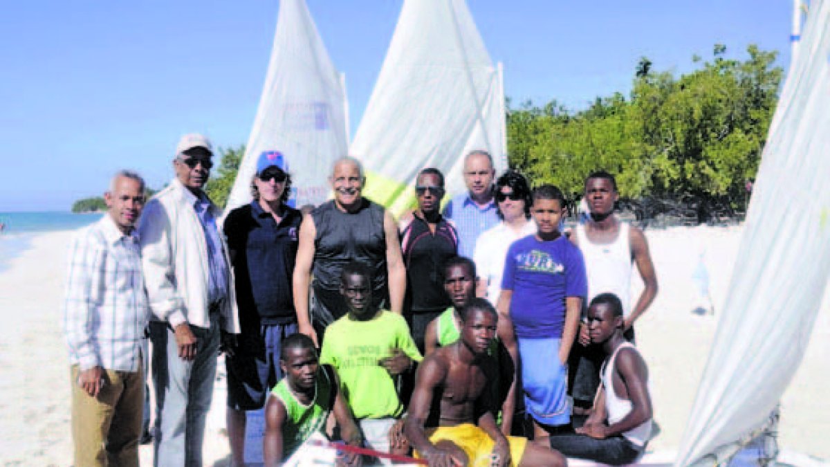 Inician eventos de vela y  kayak en Pedernales