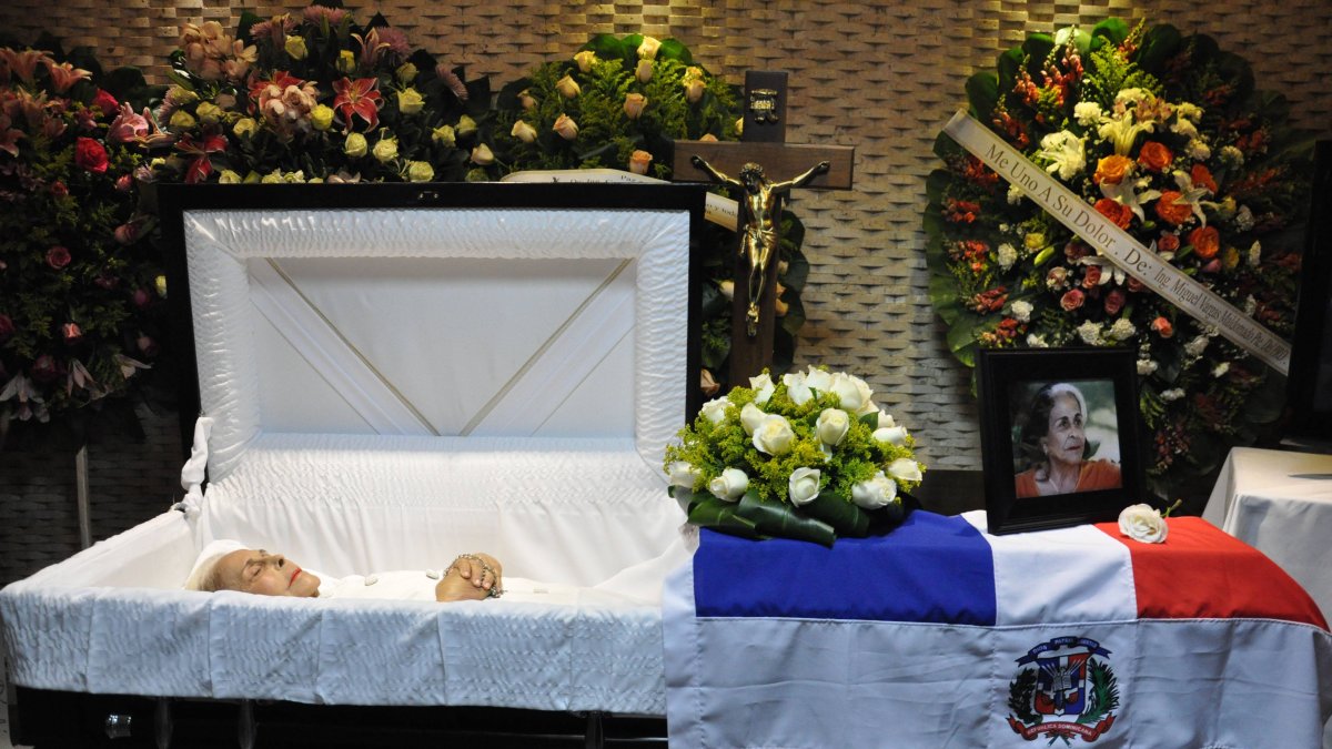 Miles despiden a la “mariposa” sobreviviente