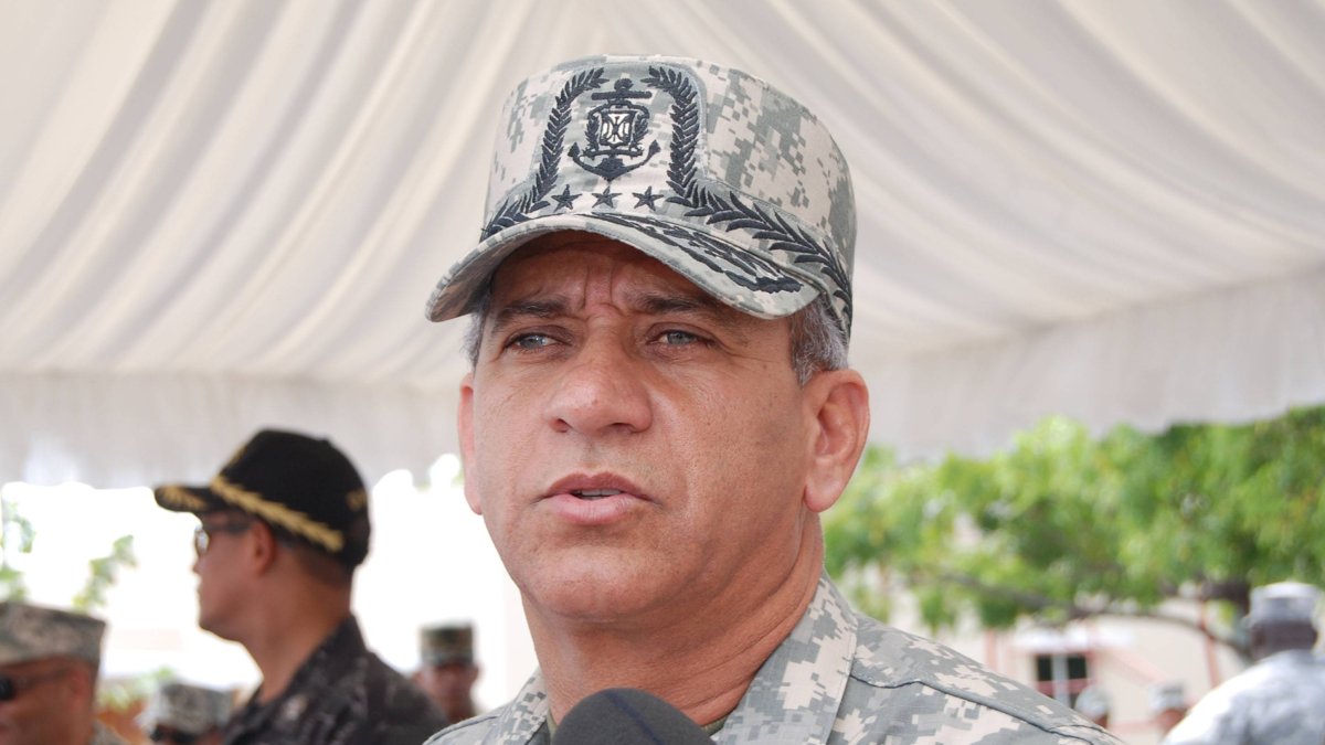 Almirante Sigfrido Pared Pérez.