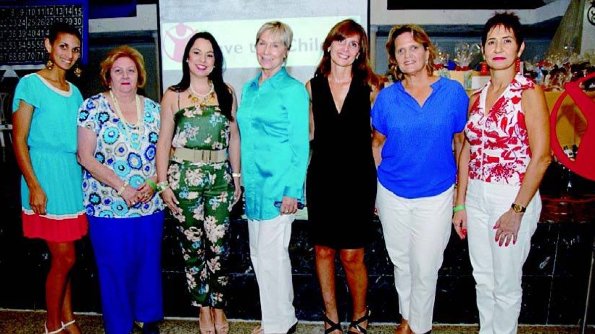 Yamina Dickson, Matilde Dargam, Sandy Pou, Carolyn Rose Ávila,  Olga Reyes,  Cristina Cadenas y Gloria Nolasco