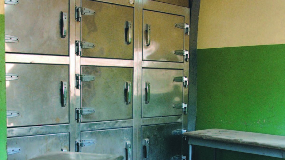 Denuncian condiciones inhumanas en la morgue del Moscoso Puello