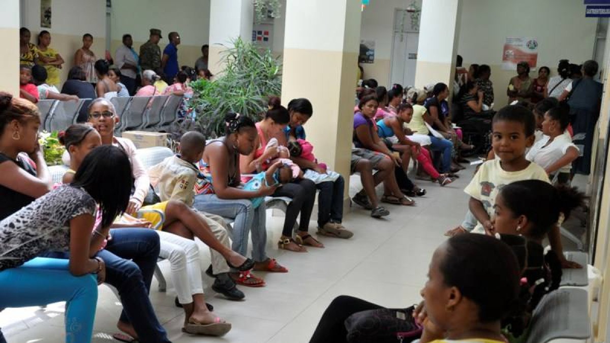El pais.Reportaje sobre  el virus chikungunya, especialmente en diferente Hospitales y Clinicas del Sur.Hoy/Pablo Matos    24-06-2014
