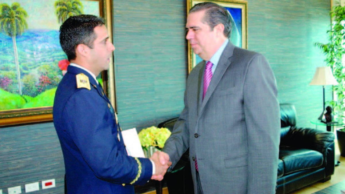 El ministro de Turismo, Francisco Javier García, y director de CESTUR, general Juan Carlos Torres Robiou