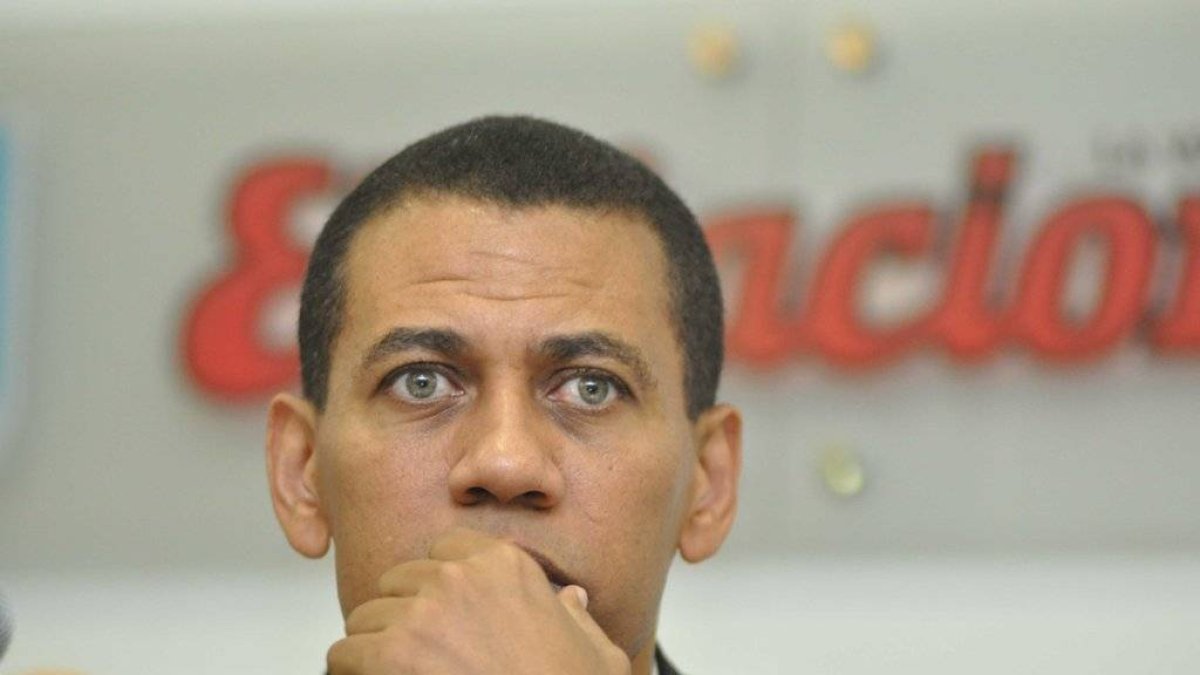 Dr. Guido Gómez Mazara Candidato a la Presidencia del PRD, Ing. Eliges Jáquez, Vicepresidente del PRD,Ing. Tomás Fernández Alberto Vicepresidente del PRD, Lic. Ivelisse Prats de Pérez Ex Presidenta del PRD, Lic. José Ignacio Paliza Diputado del PRD, Lic. Eugenio Cedeño Diputado del PRD, Dr. mamón Emilio Concepción Miembro de la Comisión Política Ing. Leonardo Taña Responsable Sector Agropecuario del PRD Durante el Almuerzo Semanal del Grupo de Comunicaciones Corripio en Lugar Salón de Conferencias (Peri6dicos Hoy, El Nacional y El Día) Santo Domingo República Dominicana- 1 de julio del 2014. Foto Pedro Sosa