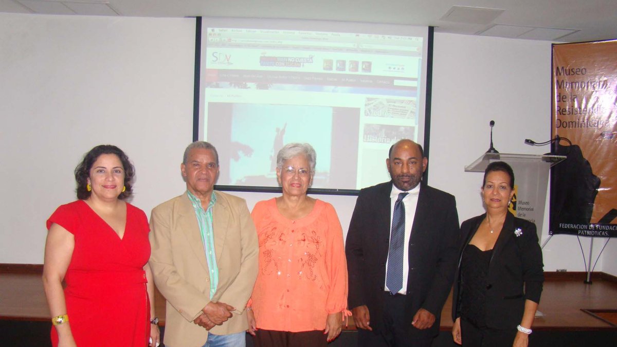 Foto 1 – Luisa de Peña, Jimmy Sierra, Rosa Arvelo, Héctor Tineo y Magda Fernández.