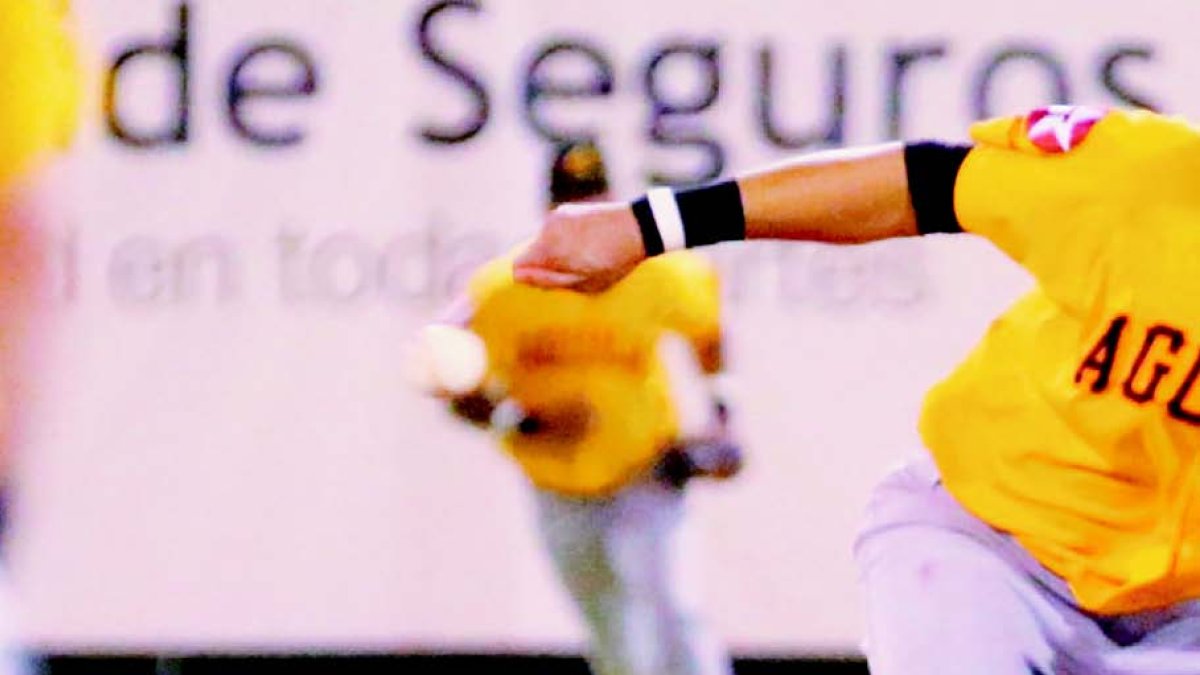 Oscar Taveras anuncia que jugará con las Águilas