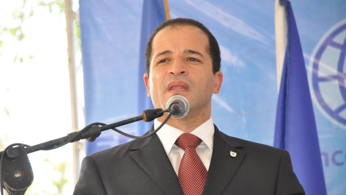 Expondrán hoy restos del alcalde Juan de los Santos