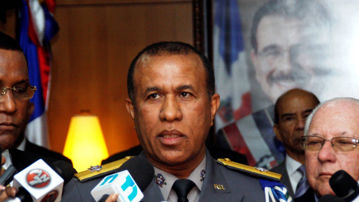 Cuatro exjefes PN respaldan labor del general Castro Castillo