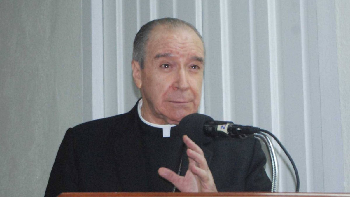 Cardenal manda a Luis Almagro a estudiar geografía