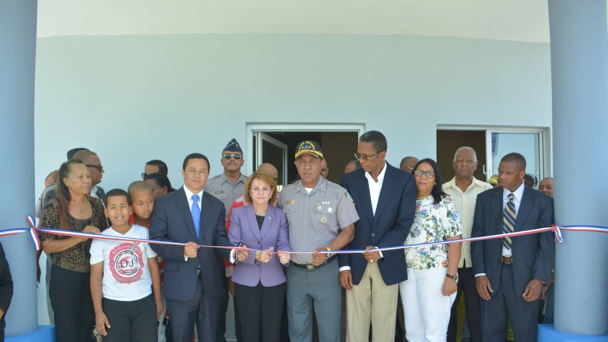 Entregan destacamentos en San Juan e Independencia.