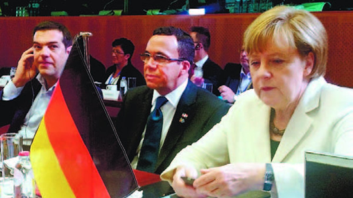 11_06_2015 HOY_JUEVES_110615_ El País14 B