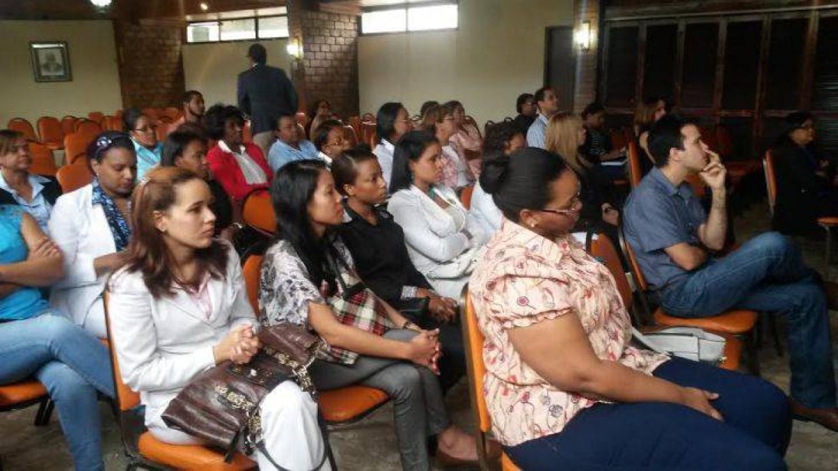 Especialistas aseguran mujeres son más propensas a trastornos mentales