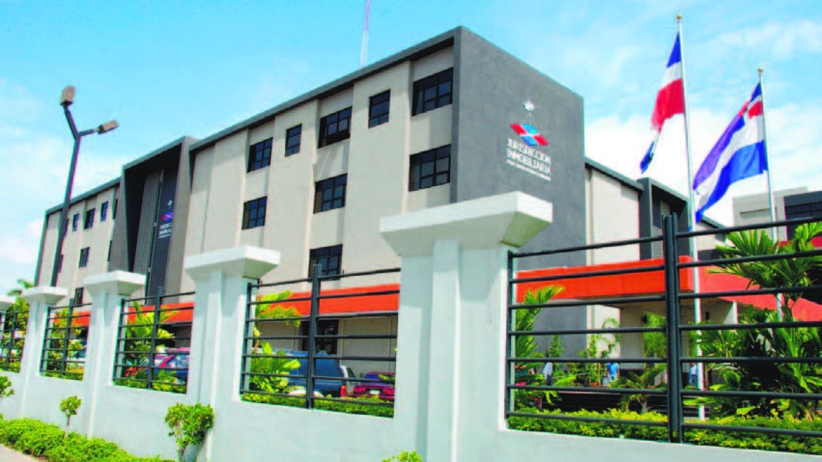 19_11_2015 HOY_JUEVES_191115_ Economía4 E