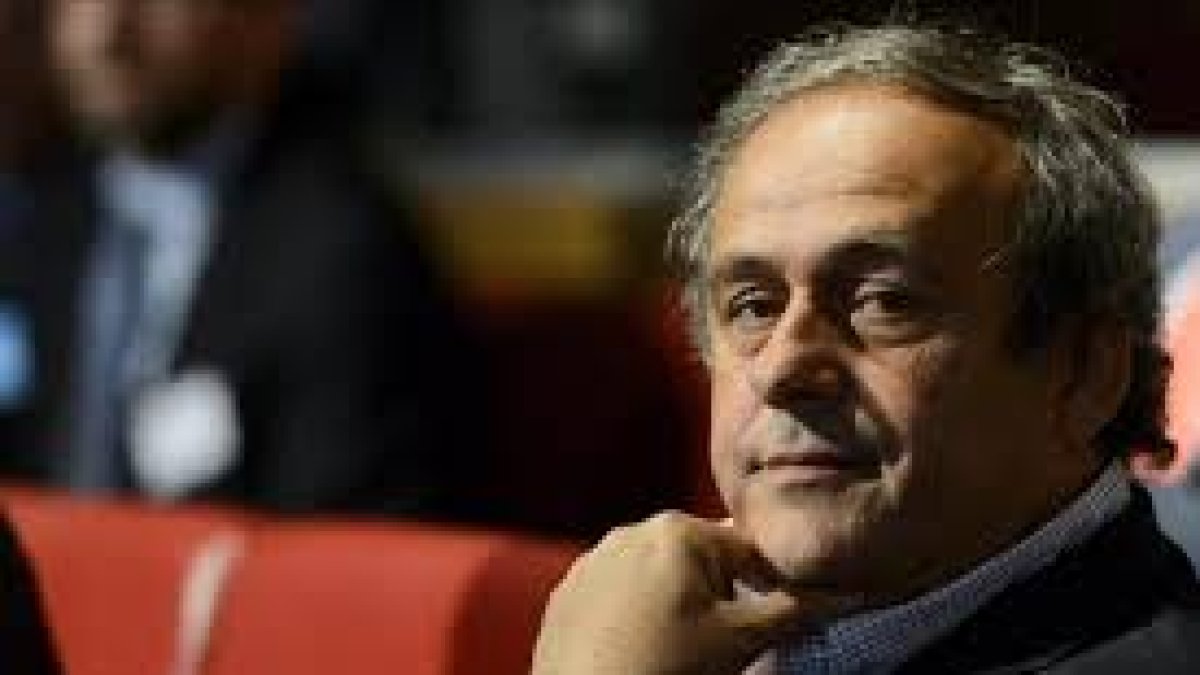 Michel Platini, presidente de la UEFA, ha oficializado hoy su candidatura a las elecciones a la presidencia de la FIFA, fuente externa