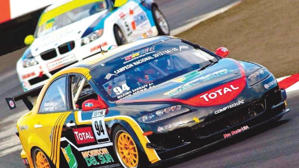 Equipo Sarraff Racing buscará el primer lugar en carrera de autos