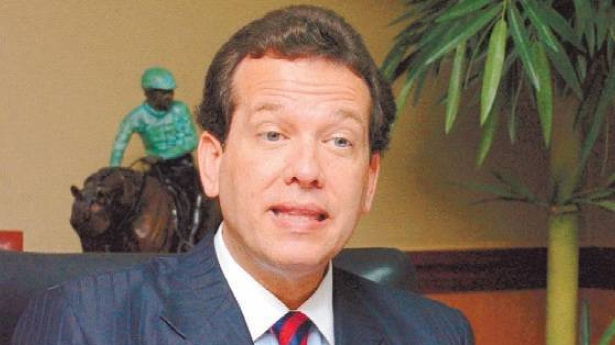 Al ser entrevistado por Elvis Lima en el programa Fuera de Record del canal 45, Bisonó afirmó que como presidente de esa organización está decidido a realizar los cambios que demandan la base del PRSC.