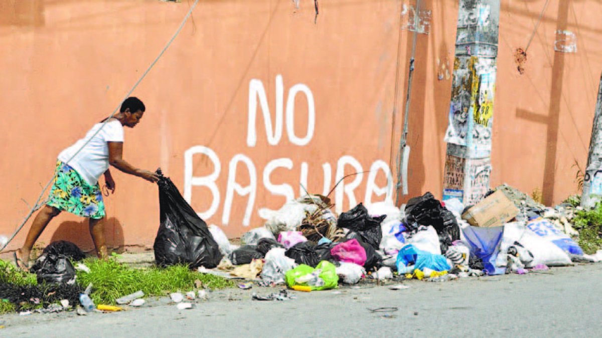 30_08_2016 HOY_MARTES_300816_ El País9 A