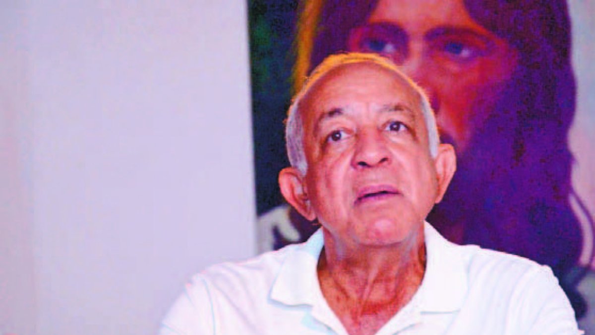 “De este gobierno se puede esperar cualquier cosa en materia del respeto a la vida y en relación al matrimonio y la familia. La gente, en general, tiene los ojos cerrados. Cuando no se respeta la vida, en su expresión más frágil, ya no se respeta nada, aunque parezca lo contrario”, expresó el sacerdote salesiano en su cuenta de Facebook.