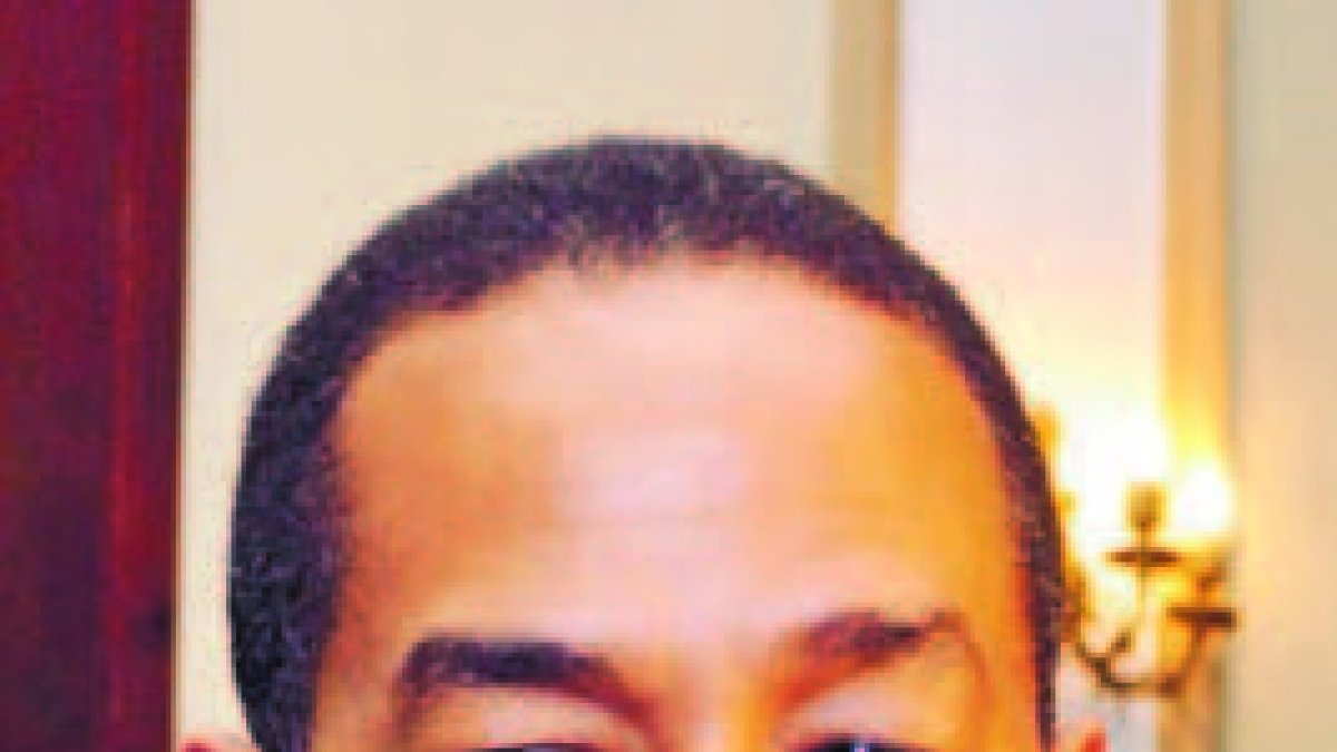 11_02_2016 HOY_JUEVES_110216_ El País8 E