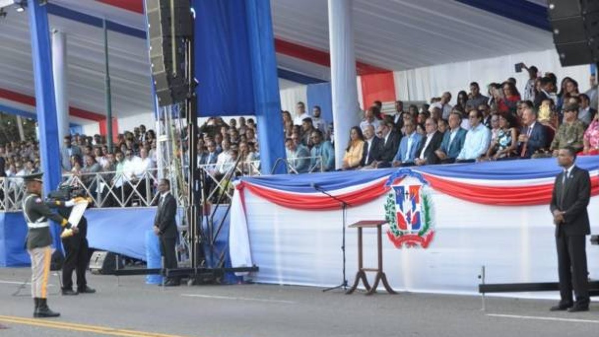 Danilo Medina encabeza desfile militar por 172 aniversario de la ...