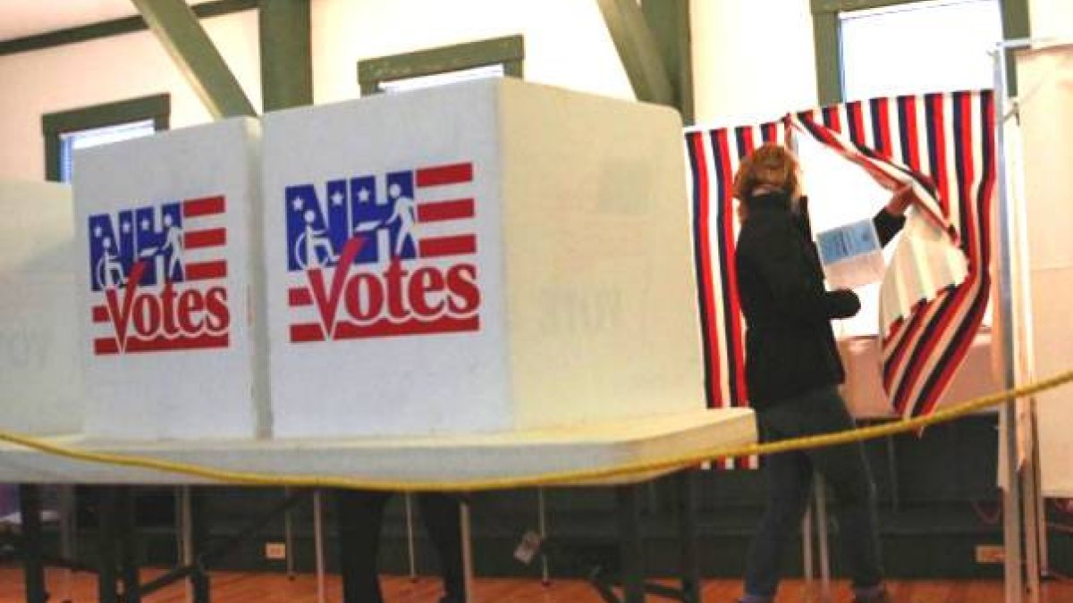 Creyentes de teorías conspirativas contra elecciones en EEUU