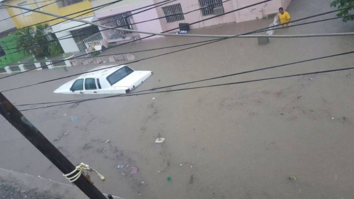 El director de la Defensa Civil reportó unas 400 viviendas afectadas/Foto: Fuente externa.