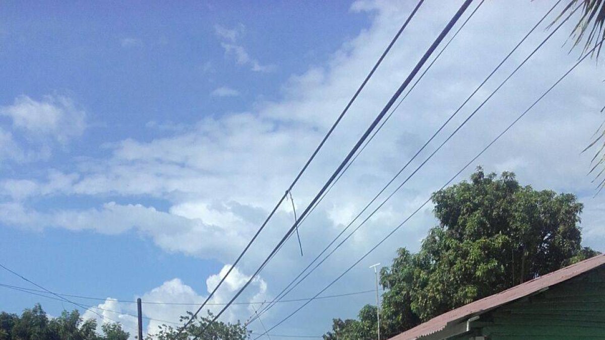 MOPC realiza operativo de limpieza en Vicente Noble