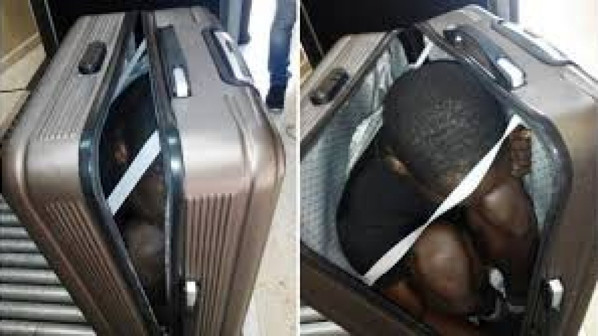 Los agentes aduaneros hallaron a un migrante de 19 años de Gabón escondido en la maleta. Fuente externa.