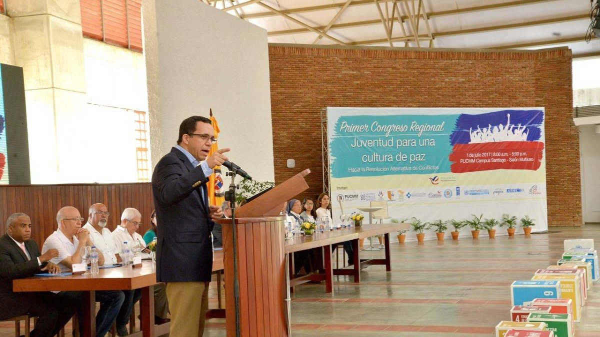 Andrés Navarro llama a fortalecer la cultura de paz en escuelas