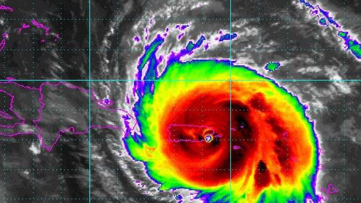 Ojo del huracán María sobre el sureste de Puerto Rico.Imagen 5:45am