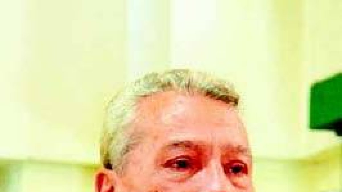 El ministro Nelson Toca Simó