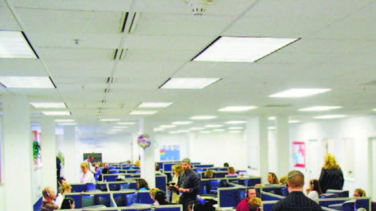 En los “calle centers” del paìs laboran miles de personas.