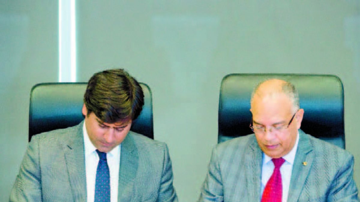 Antonio C. Alma Iglesias y Méjico Ángeles firman acuerdo