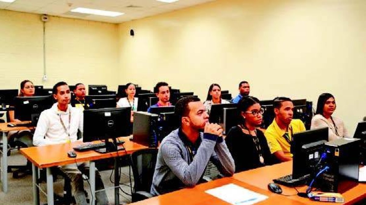 Participantes en programa de formación de Infotep.