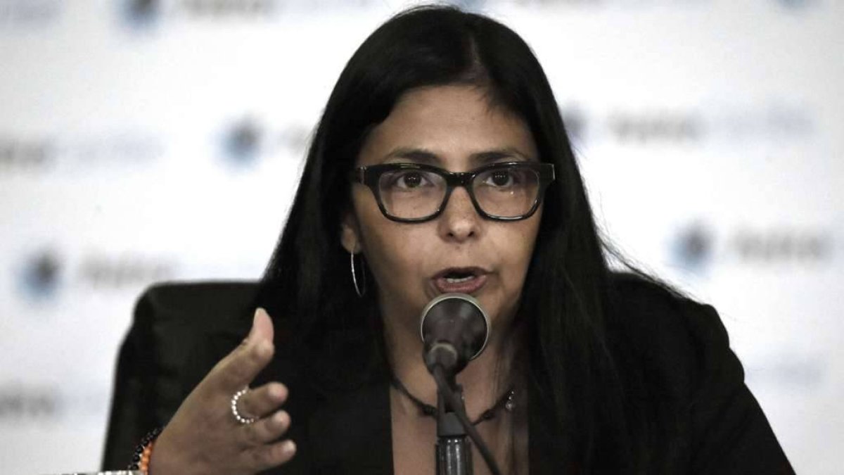 Venezuela’s Foreign Minister, Delcy Rodriguez speaks during press conference in Caracas on March 9, 2015. US President Barack Obama on Monday ordered a fresh wave of sanctions against senior Venezuelan officials involved on opposition crackdown, including the prosecution of Caracas’s mayor.  AFP  PHOTO/JUAN BARRETO