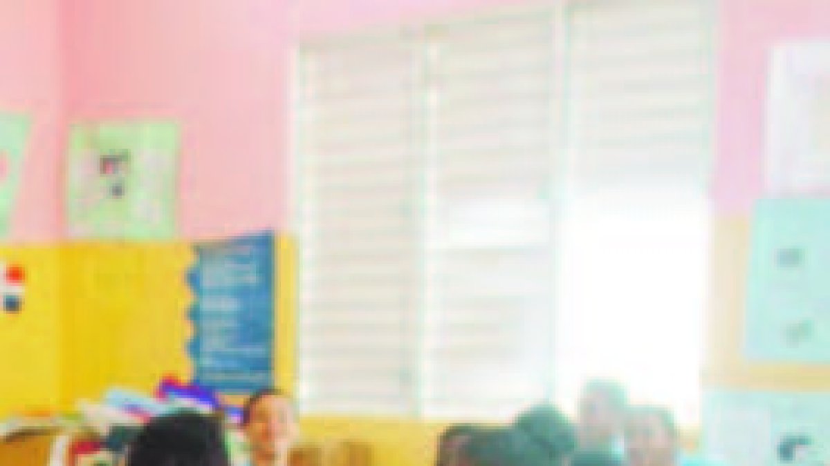 Alumnos reciben clases