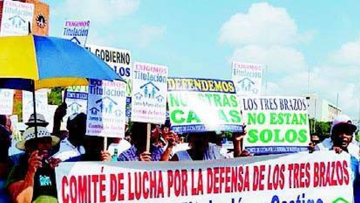 Reclaman titulación y sometimiento engañadores