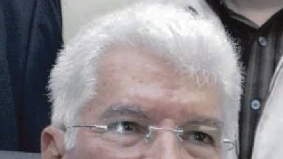 Wilton Guerrero, senador por la provincia Peravia, dijo que desde el 2004, viene denunciando la situación crítica de violencia, delincuencia, narcotrafico y criminalidad, con el apoyo de los mandos policiales que comamdan en en municipio de Peravia.
Hoy / Rafael Segura
Imagen Digital / 11/08/008