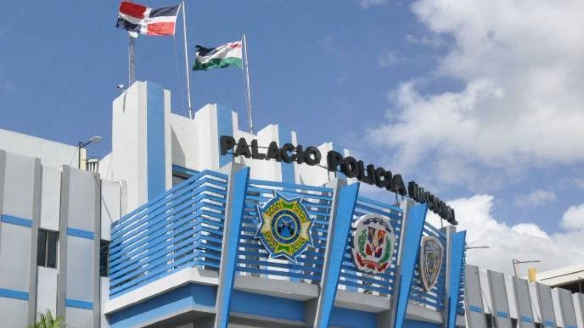 2A_El País_21_Gratereaux,p01