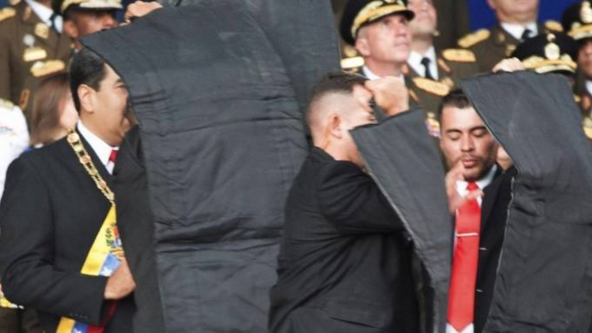 Nicolás Maduro es protegido tras el atentado/Fuente externa.