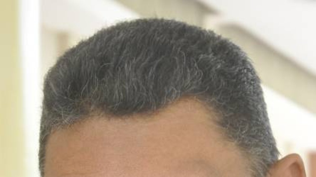 EL País/ Miguel Vargas Durante una Entrevista  en la UASD. En Foto, Jesús Vásquez. Hoy/ José N Marte 30-06-10