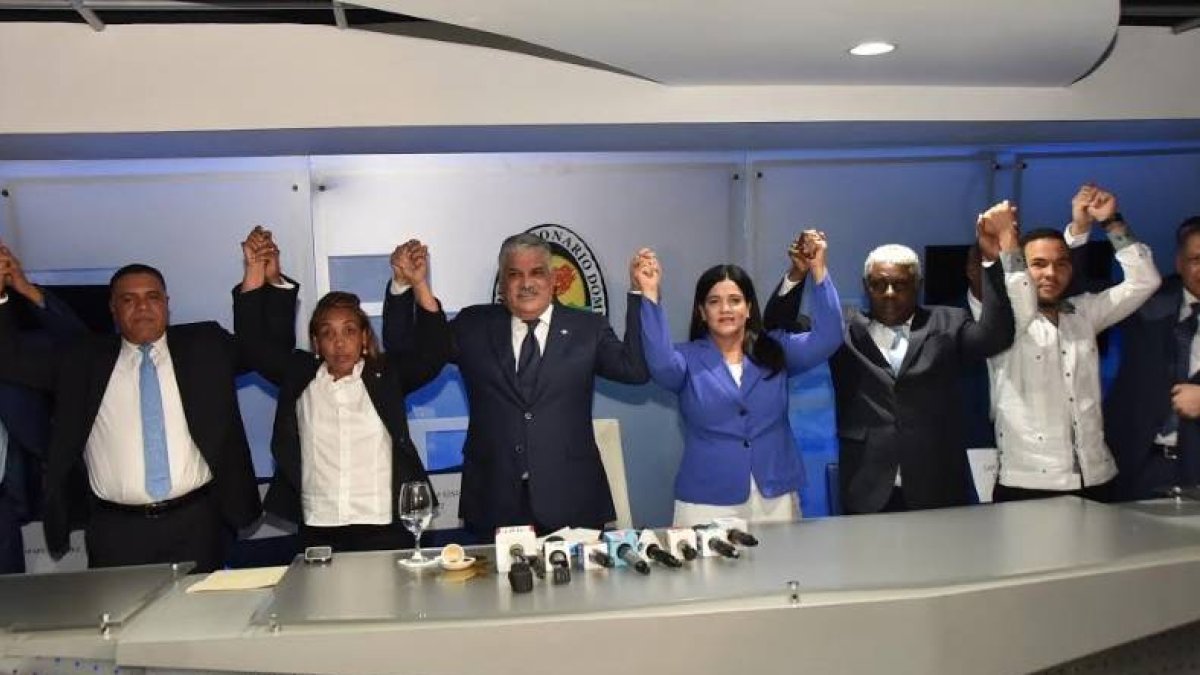 Miguel Vargas juramenta