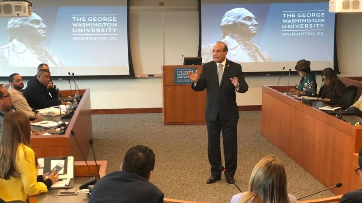 Conferencia Castan~os Guzma´n en Universidad George Washington. Fuente externa 30/09/2018