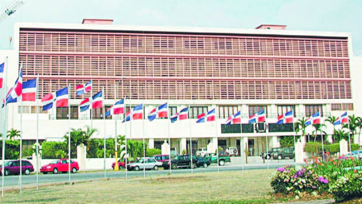 José I. Paliza niega que los diputados del PRM se vayan a prestar a permitir la repostulación de Medina