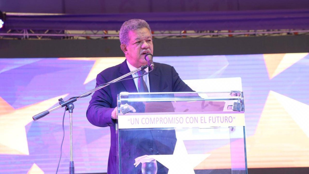 Leonel Fernandez pronuncia su discurso (2)