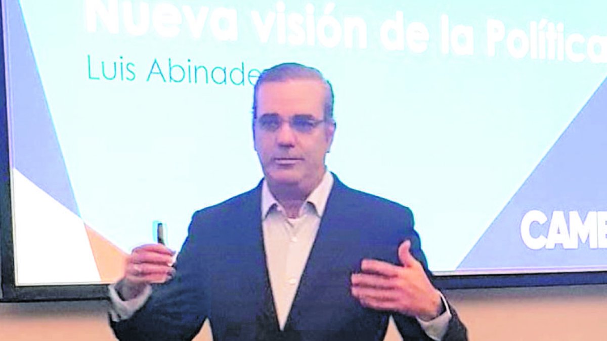 Luis Abinader afirma su Campaña del Cambio procura hacer de RD un país de derechos y oportunidades. El economista y líder político hizo los planteamientos en su conferencia Campaña Política del Cambio, presentada como conclusión del Seminario de Estrategia de Campañas Electorales, que reunió del 11 al día de hoy a estadistas, líderes,  dirigentes y consultores políticos de todo el mundo, en The George Washington Universiy, de la capital norteamericana.  Hoy/Fuente Externa 15/3/19